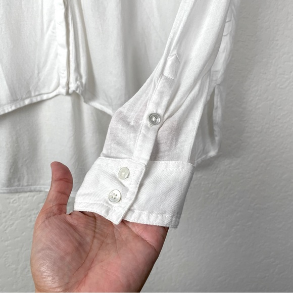 Soft Joie 3/4 Sleeve Roll Tab Sleeve White V-Neck Button Up - Small - Picture 5 of 9